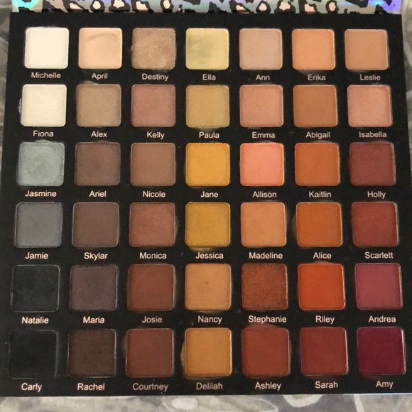 Violet Voss Eyeshadow Palette - Picture 4 of 5